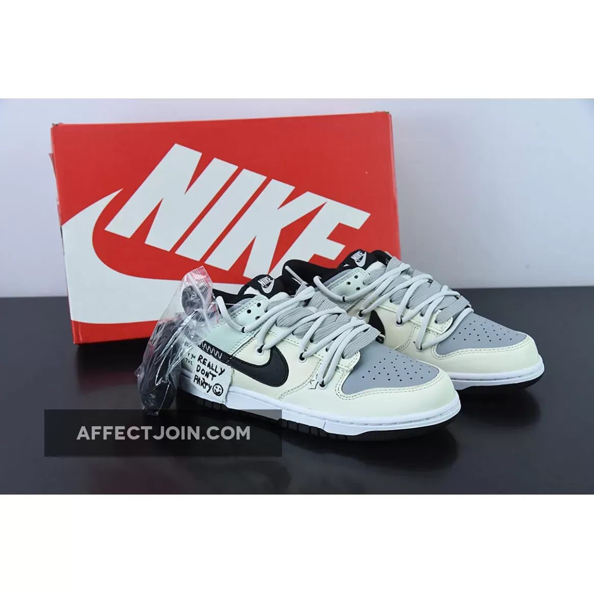 Nike Dunk Low White Grey Black 1675862052