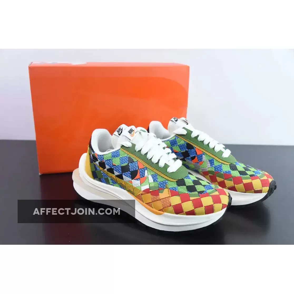 Bargains on sacai x Nike LDVaporwaffle Mix Low "Green Gusto"