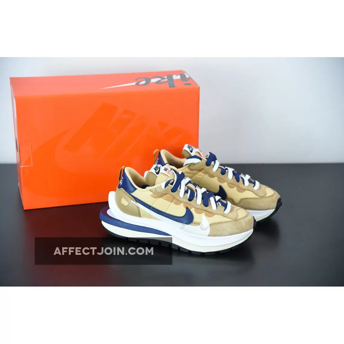 Tan And Navy Blue Nike - sacai x Nike VaporWaffle Sesame Blue DD1875-200