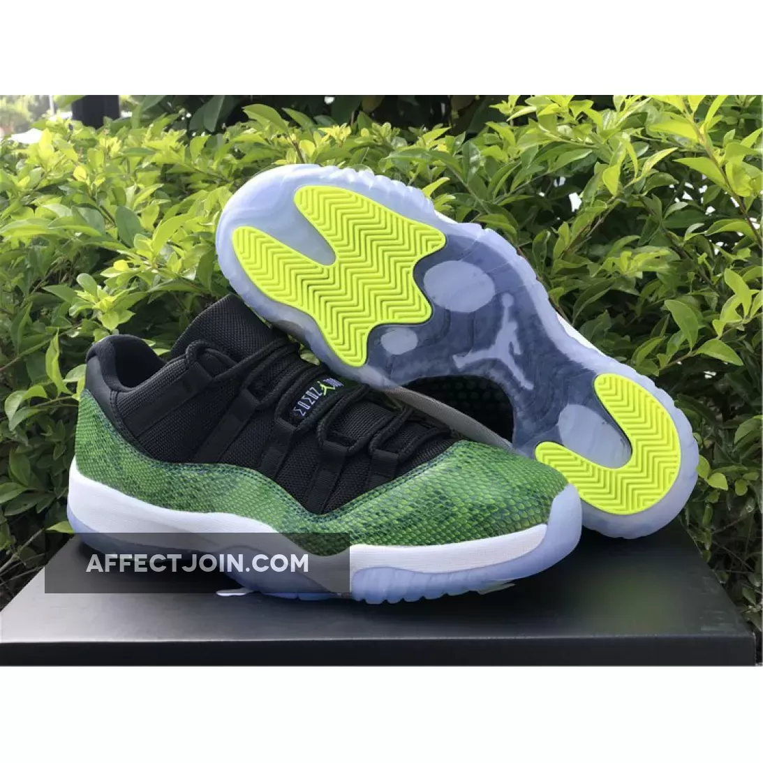 Air Jordan 11 Low Green Air Jordan 11 Low 'Green Snakeskin' Black/Nightshade-White-Volt Ice 528895-033