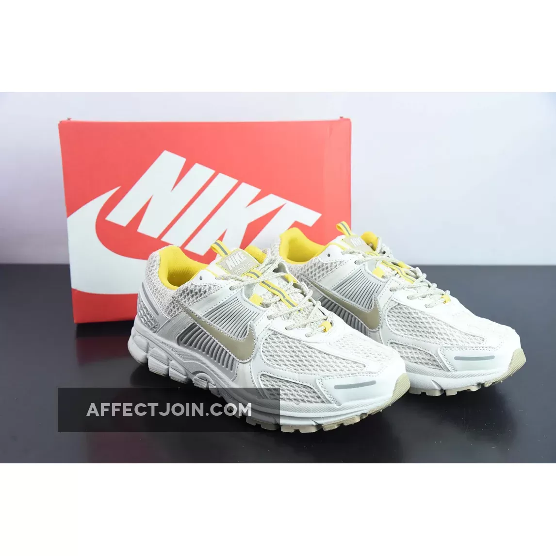 Nike Zoom Vomero 5 Light Bone FJ7694-020 Restock