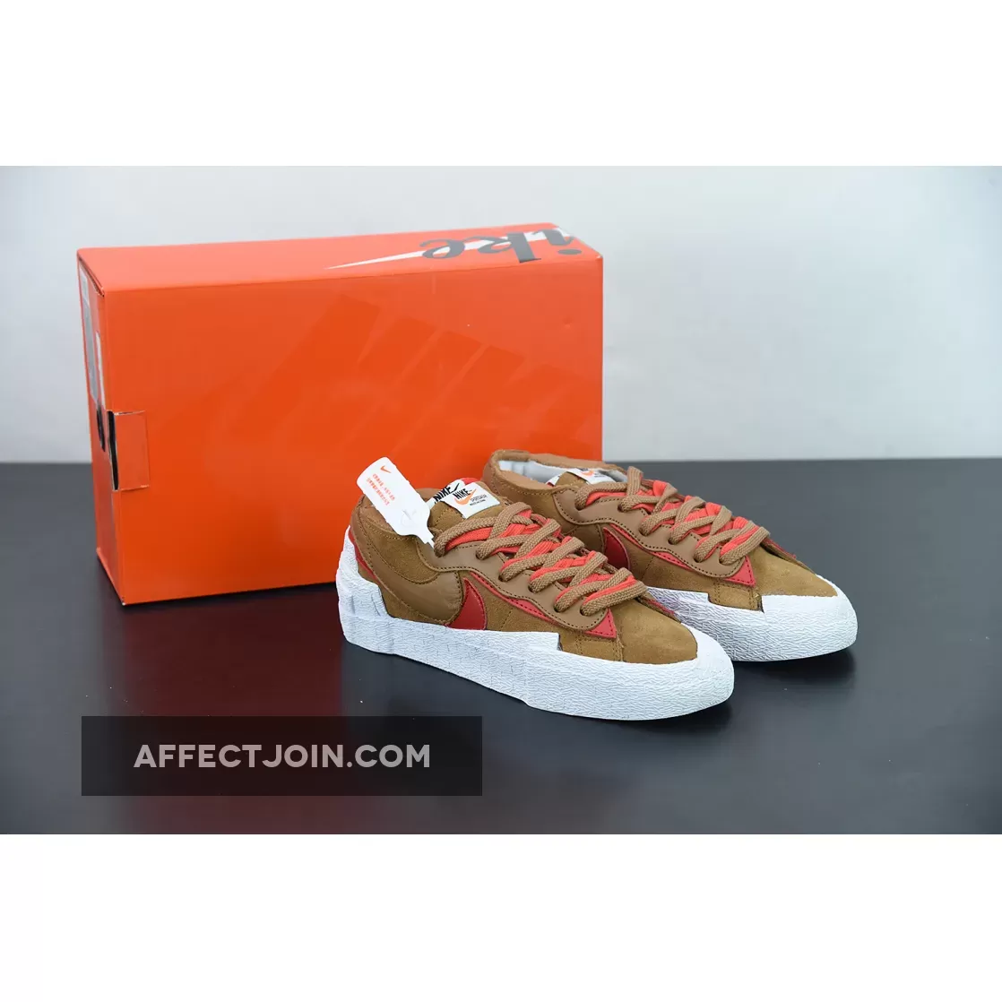 Sacai x Nike Blazer Low Light British Tan/White-University Red - Nike Sacai Blazer Low British Tan DD1877-200