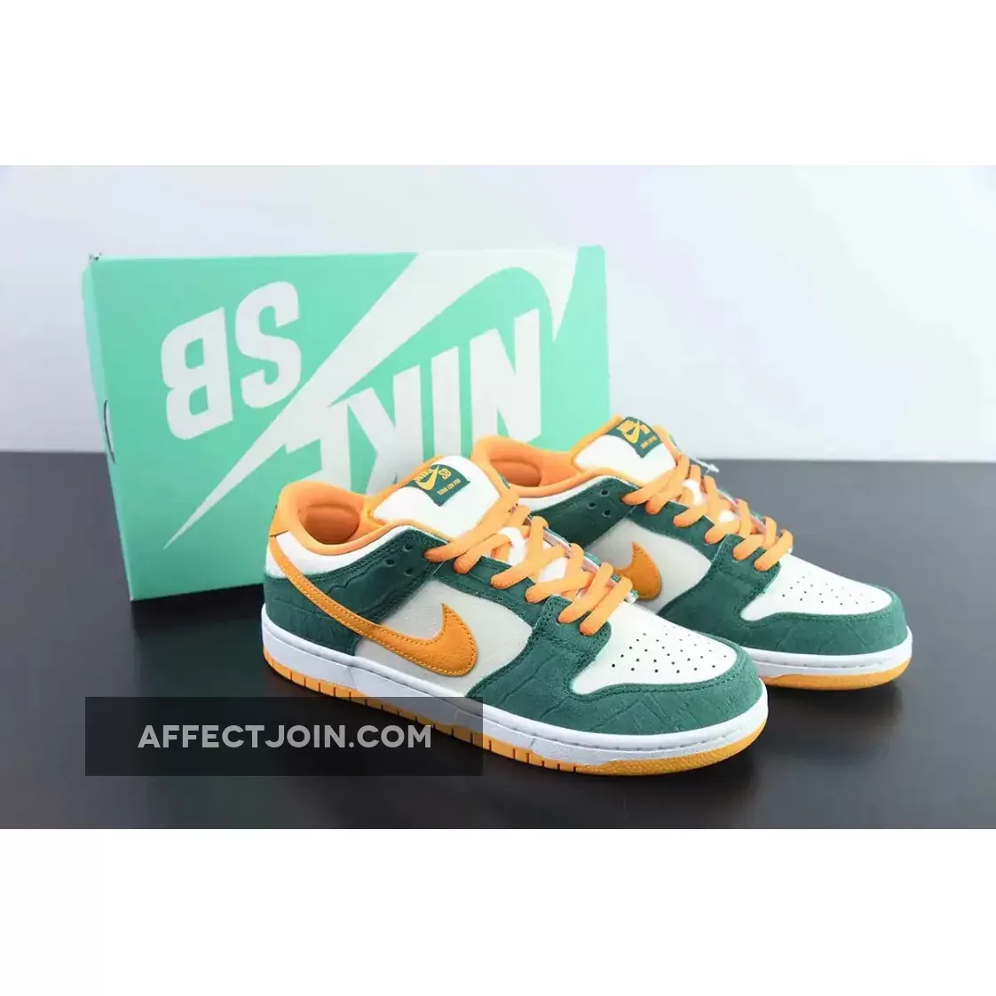 Nike SB Dunk Low Legion Pine/Flat Opal-Kumquat